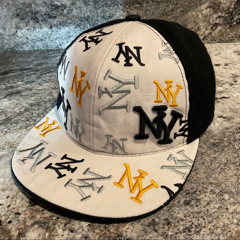 NY SNAP BACK CAP SZ MED 96 HEADWEAR